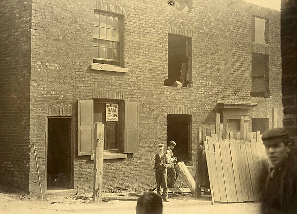 Dove and Rainbow PH, Portobello Street, Sheffield, 1890s