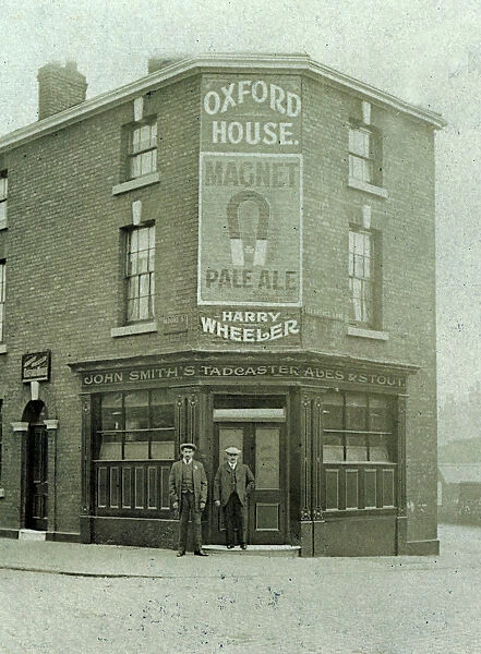Oxford House pub, Moore Street, Sheffield, c. 1900