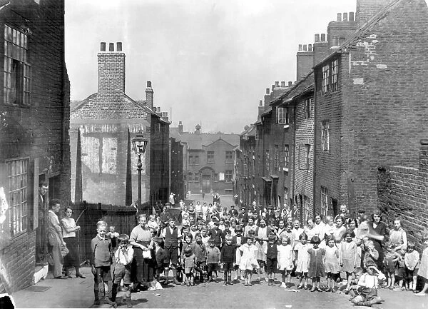 Residents of Smithfield, Sheffield, c. 1920s