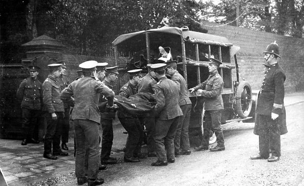 Unloading casualties at 3rd Northern General Base Hospital, Broomhall, World War I