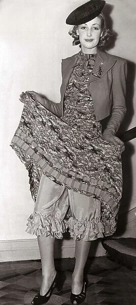 Clothing- fashion - March 1939