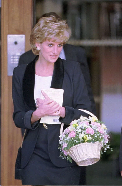 Princess Diana leaves Broadmoor Hospital in Crowthorne, Berkshire after opening