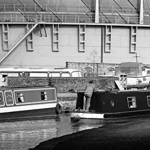 Narrowboat on the Sheffield and Tinsley Canal