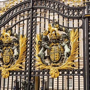 Main gates at Buckingham Palace, London, England