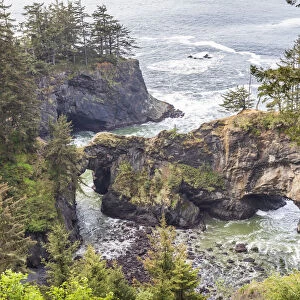 Natural Bridges Viewpoint, Oregon, USA. View of the Natural Bridges on the Oregon coast