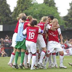 Arsenal Ladies Lift the UEFA Women's Cup: 2006-07 Final (1-0 agg.) vs UMEA IK
