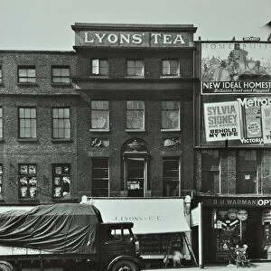 Lyons Coffee House, 7 Blackfriars Road, 1935 (b / w photo)