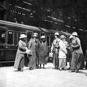 Nurses from 3rd Northern General Hospital at Railway Station, World War I