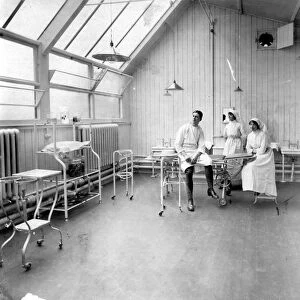 Operating Theatre and Theatre Staff most probably at 3rd Northern General Base Hospital, Broomhall, World War I