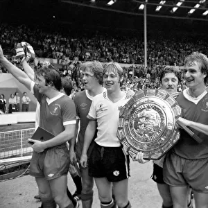 Charity Shield: Manchester United v. Liverpool F. C. August 1977 77-04358-055