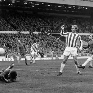 Chelsea v Stoke City 1972 League Cup Final George Eastham scores Stokes second