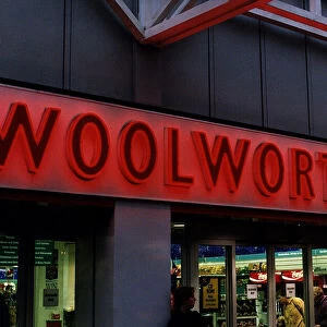 Woolworths December 1995 Argyle Street Glasgow 1990s