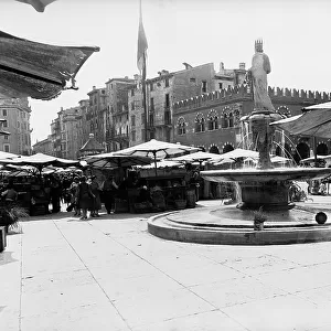 The market in Piazza delle Erbe, Verona
